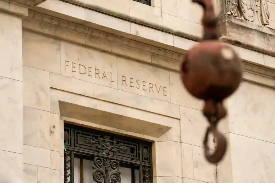 Fed Buying, Record Repo Facility Use Steady Year-End U.S. Funding Markets