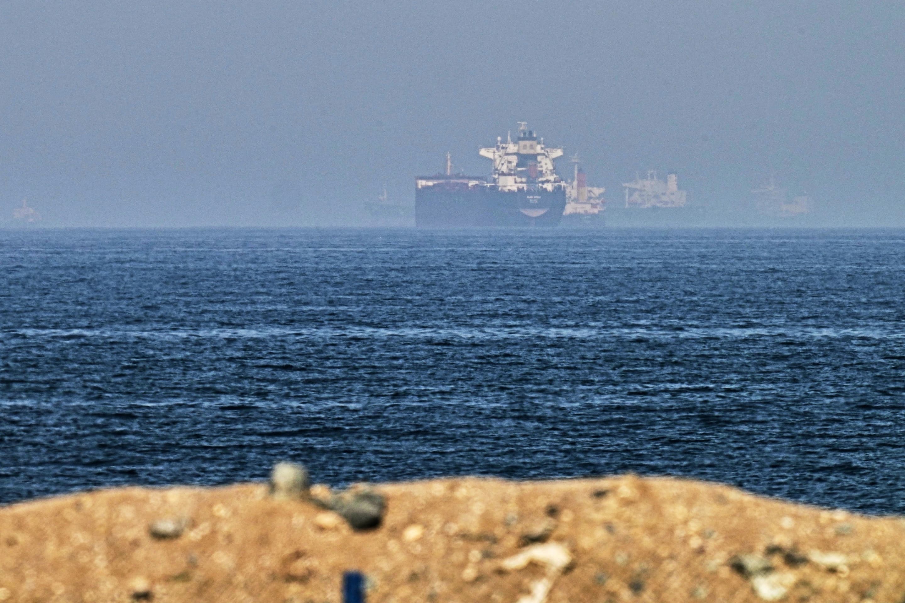 Iran and US Near Strait of Hormuz Deal as Both Sides Face Difficult Compromises Iran and US Near Strait of Hormuz Deal as Both Sides Face Difficult Compromises