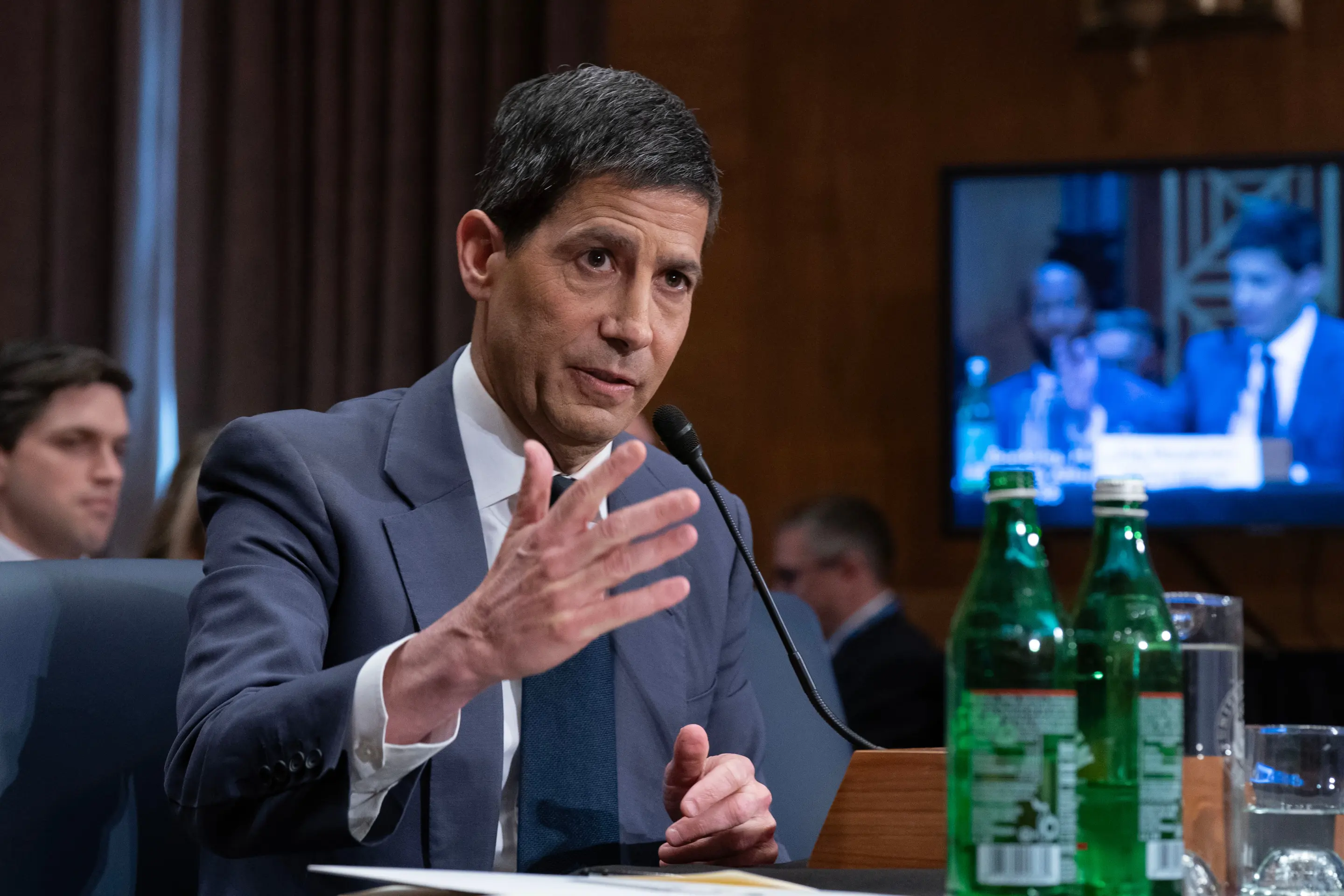 Warsh as Fed Chair Unlikely to Trigger Immediate Rate Cuts or Major Policy Shift